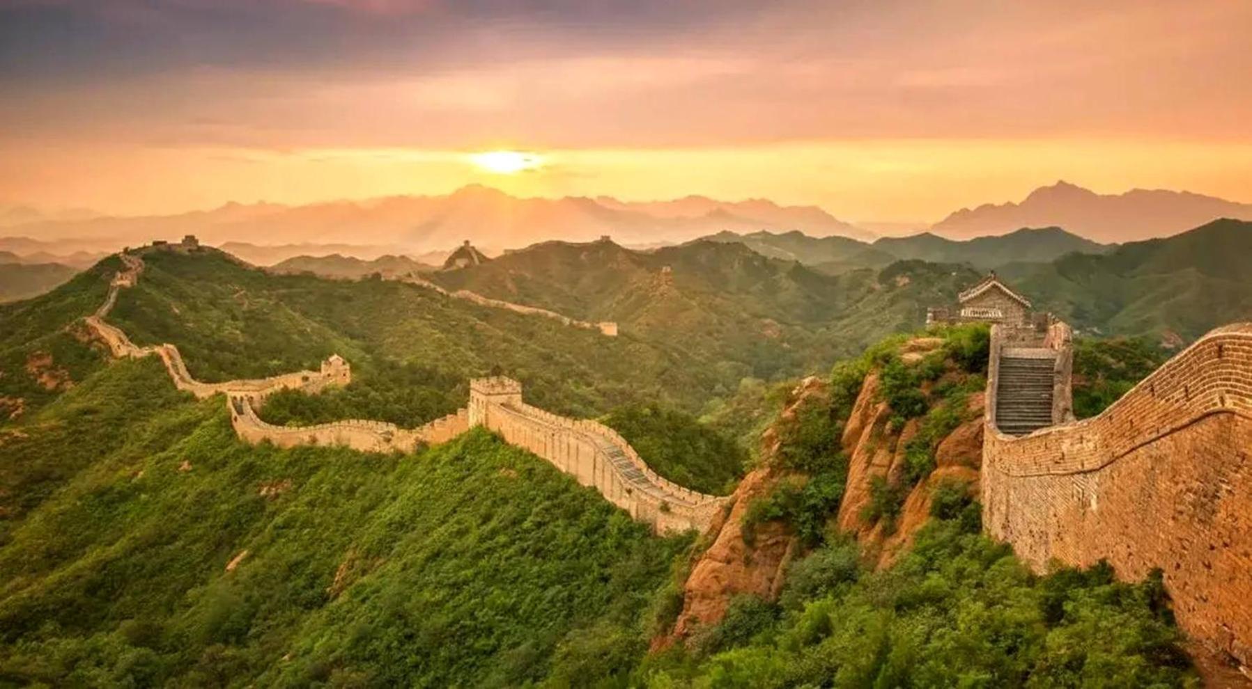 East Sacred Hotel--Very Near Beijing Tiananmen Square ,The Forbidden City,The Temple Of Heaven ,3 Minutes' Walk To Wangfujing Subway ,Located In The Center Of Beijing, Many Shopping Malls Around,Newly Renovated Hotel-Able To Receive Foreign Guests 外观 照片 The Great Wall of China