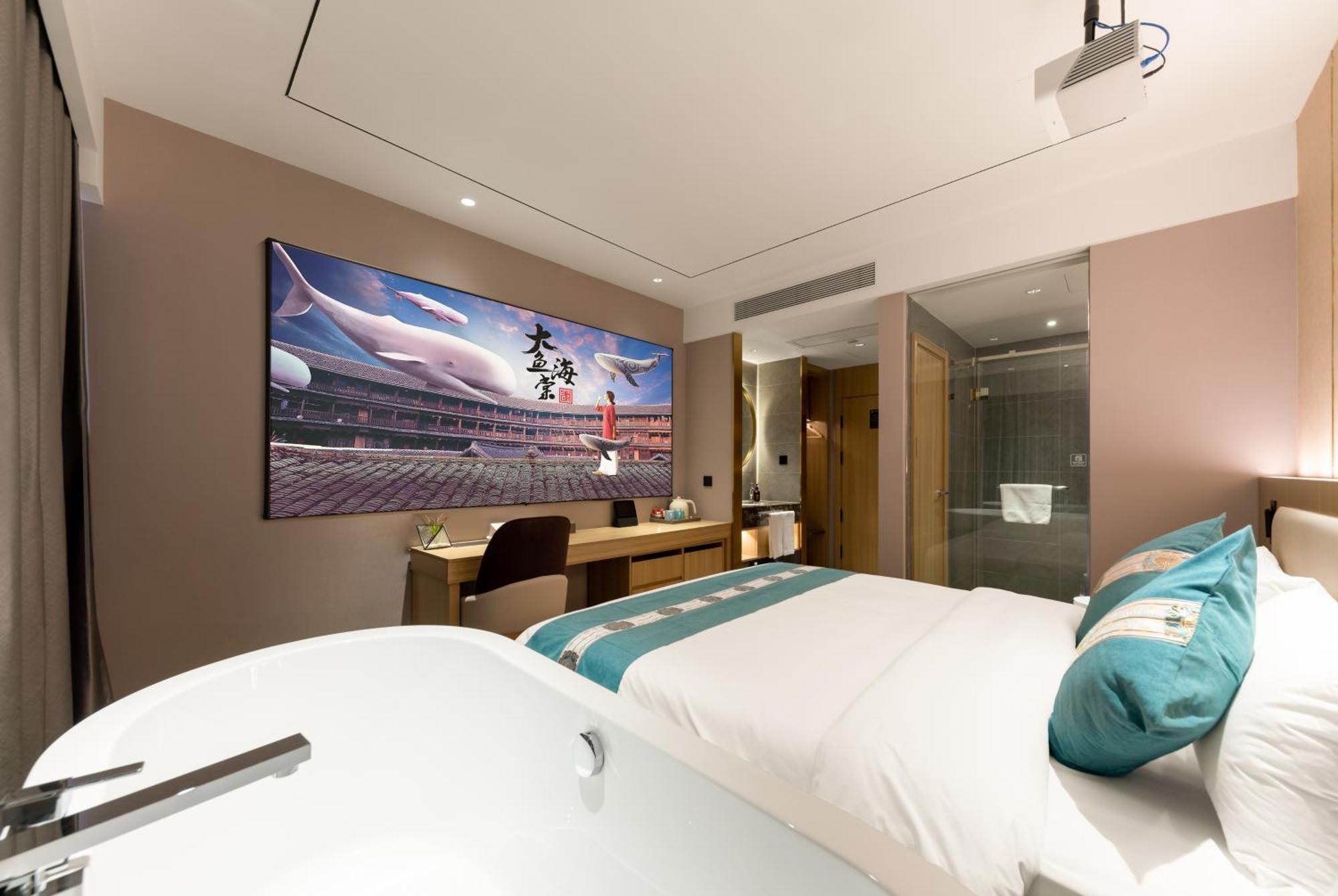 East Sacred Hotel--Very Near Beijing Tiananmen Square ,The Forbidden City,The Temple Of Heaven ,3 Minutes' Walk To Wangfujing Subway ,Located In The Center Of Beijing, Many Shopping Malls Around,Newly Renovated Hotel-Able To Receive Foreign Guests 外观 照片 A room at the hotel